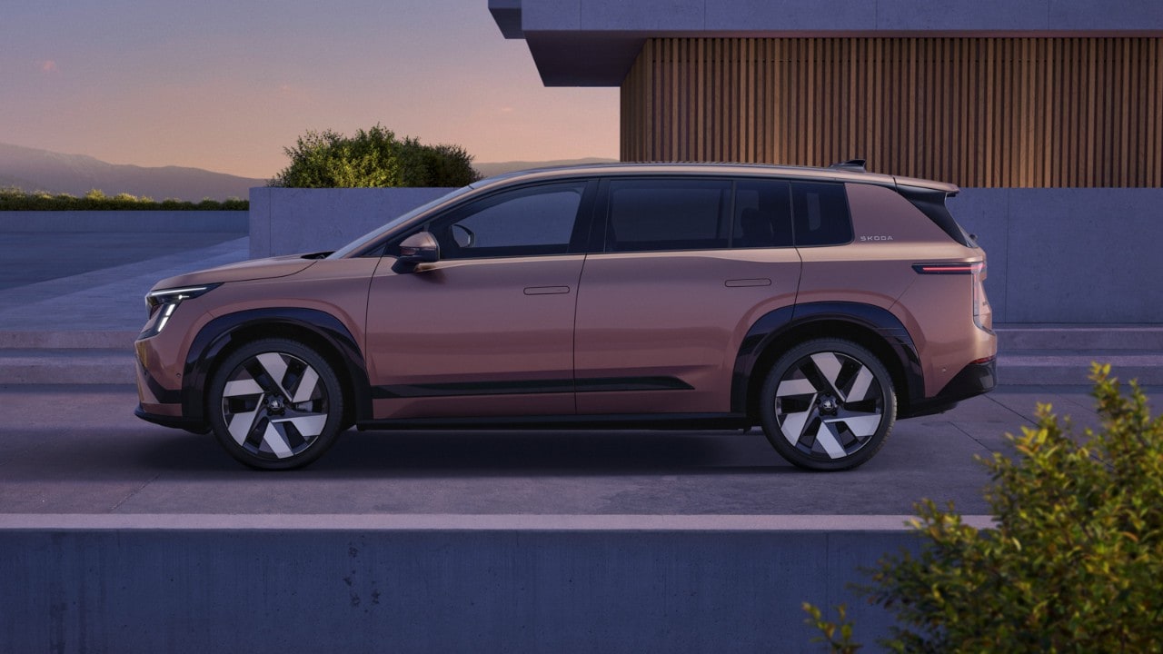 610 km, 7 posti veri e bagagliaio record: Skoda Peaq, ammiraglia elettrica